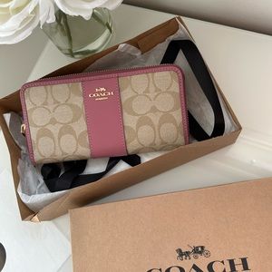 Coach Signature Wallet with Pink Accent (BRAND NEW)